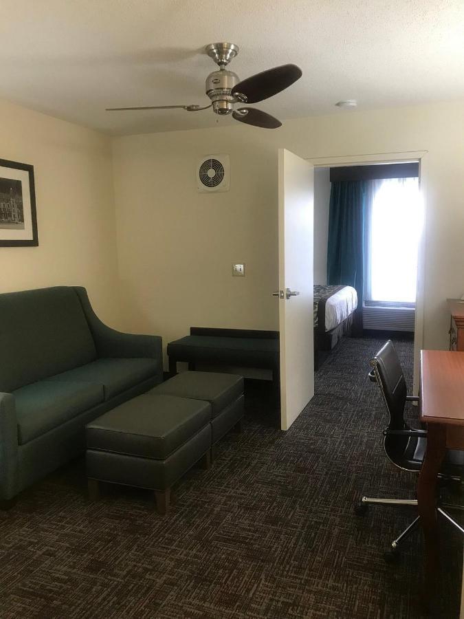 Regency Inn And Suites 奥法伦 外观 照片